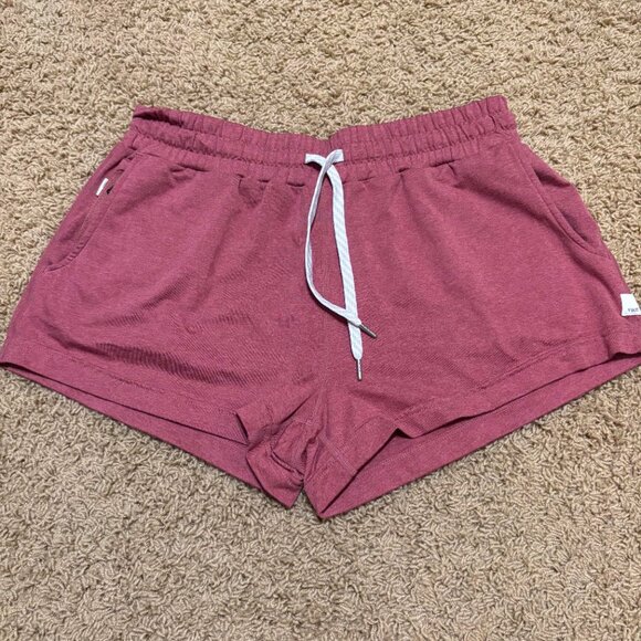 Vuori Halo Performance Short Small in Currant Heather - Picture 2 of 5